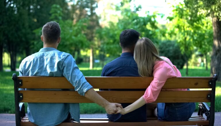 Top 10 filmów o zdradzie – obejrzyj te produkcje z kategorii filmów o zdradzie