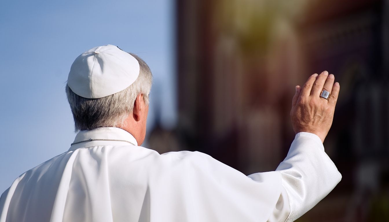 Top 10 filmów o Janie Pawle II - co warto obejrzeć?